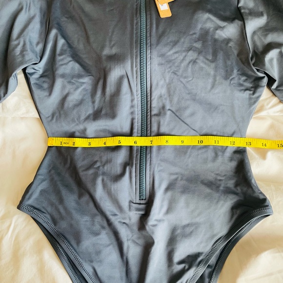 Skims swim suit - Picture 9 of 9